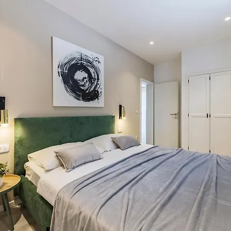 Apartment Zulijani A4 *