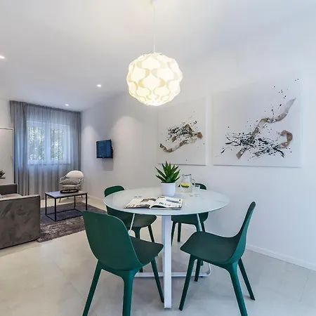 Zulijani A4 * Rabac