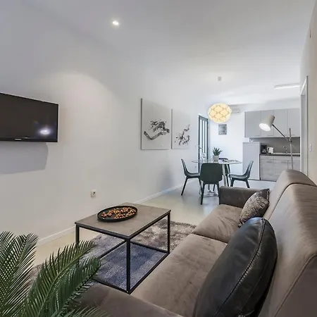Zulijani A4 Apartment